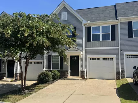4 Englefield Dr, Fountain Inn, SC 29644