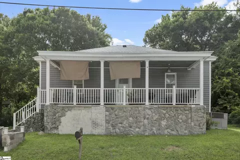 38 3rd Ave, Greenville, SC 29611