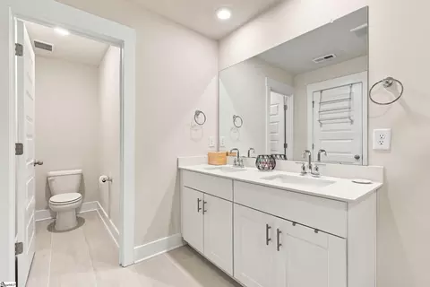 Bath - 26 Centimeters Dr, Mauldin, SC 29662 photo 2 of 3