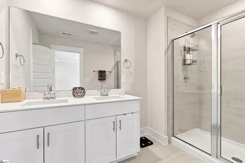 Bath - 26 Centimeters Dr, Mauldin, SC 29662 photo 1 of 3