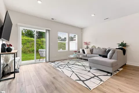 Living - 26 Centimeters Dr, Mauldin, SC 29662 photo 1 of 2