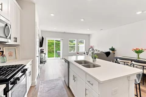 Kitchen - 26 Centimeters Dr, Mauldin, SC 29662 photo 5 of 5