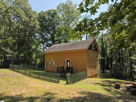104 Lands End Dr, Iva, SC 29655