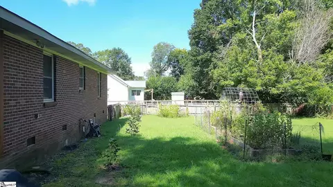 Exterior - 521 E Main St, Pendleton, SC 29670 photo 3 of 4