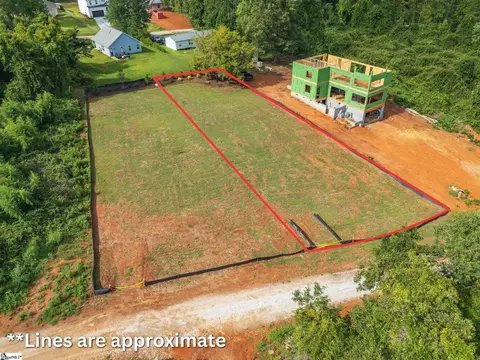 105 S Silver Lake Dr, Taylors, SC 29687
