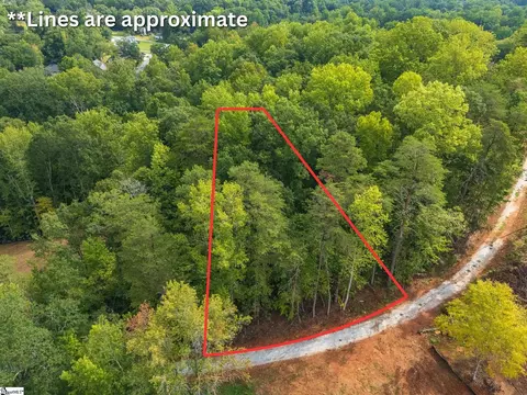 106 N Silver Lake Dr, Taylors, SC 29687