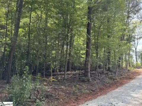 106 N Silver Lake Dr, Taylors, SC 29687