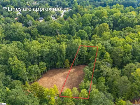 110 N Silver Lake Dr, Taylors, SC 29687