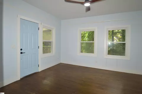 Living - 30 Porter St, Tryon, NC 28782 photo 2 of 3