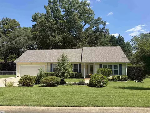 105 Hitching Post Ln, Greenville, SC 29615