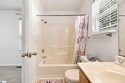 Bath - 109 E St, Williamston, SC 29697 photo 6 of 7
