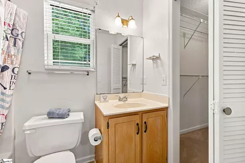 Bath - 109 E St, Williamston, SC 29697 photo 5 of 7