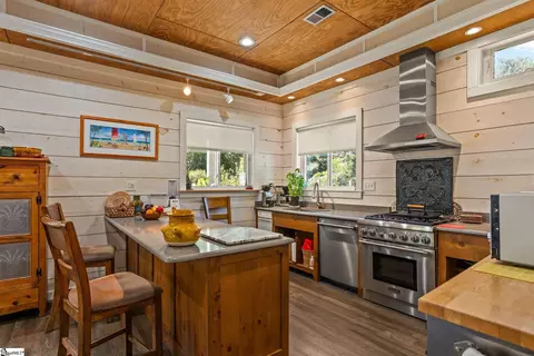 Kitchen - 770 Dickson Rd, Campobello, SC 29322 photo 2 of 2