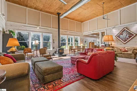 Living - 770 Dickson Rd, Campobello, SC 29322 photo 1 of 3