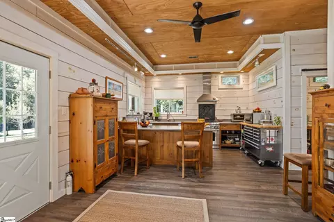 Kitchen - 770 Dickson Rd, Campobello, SC 29322 photo 1 of 2