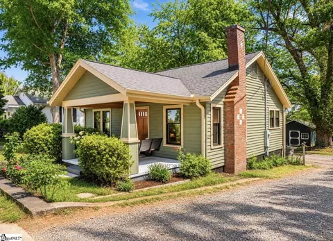 806 Perry Rd, Greenville, SC 29609
