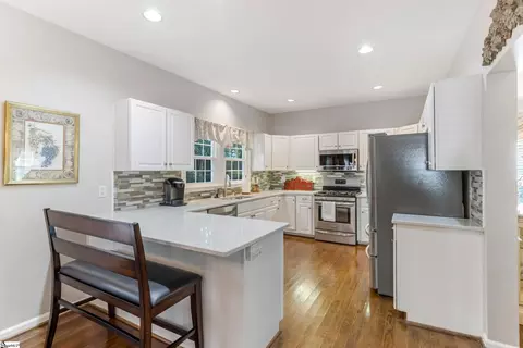 Kitchen - 137 Timberleaf Dr, Duncan, SC 29334 photo 1 of 7