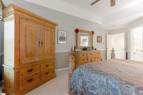 Bedroom - 137 Timberleaf Dr, Duncan, SC 29334 photo 2 of 4