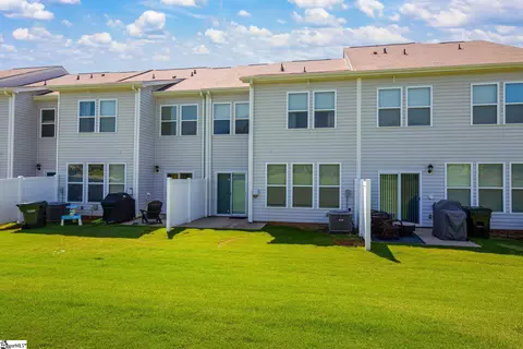 Exterior - 433 Yellow Fox Rd, Greer, SC 29650 photo 3 of 6