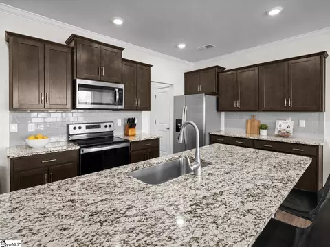 Kitchen - 433 Yellow Fox Rd, Greer, SC 29650 photo 2 of 3