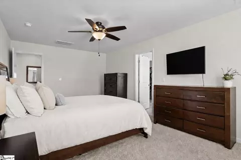 Bedroom - 433 Yellow Fox Rd, Greer, SC 29650 photo 2 of 4