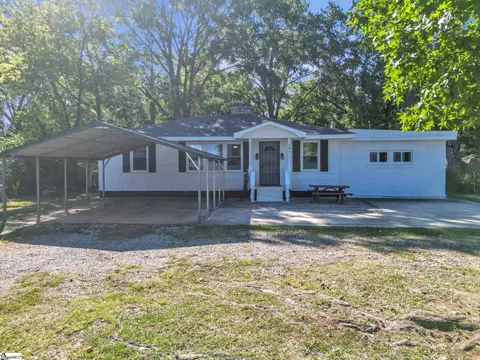 121 Fox Dr, Spartanburg, SC 29302