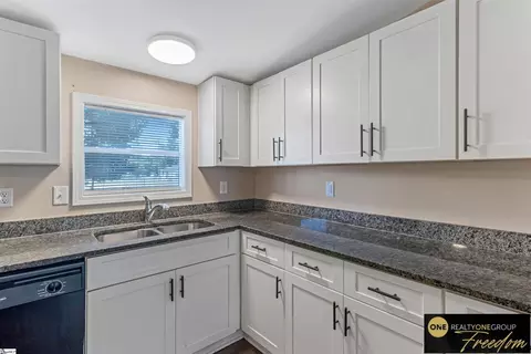 102 Chad Dr, Ninety Six, SC 29666 photo 9