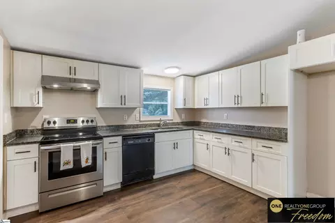 102 Chad Dr, Ninety Six, SC 29666 photo 8