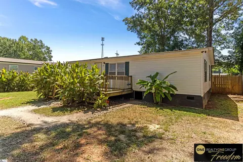102 Chad Dr, Ninety Six, SC 29666 photo 2