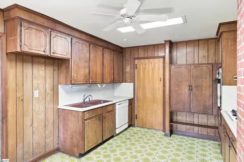 Kitchen - 2901 Echo Trl, Anderson, SC 29621 photo 2 of 3