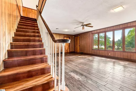 Living - 2901 Echo Trl, Anderson, SC 29621 photo 2 of 4