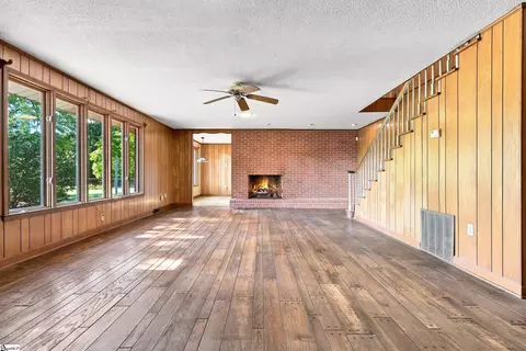 Living - 2901 Echo Trl, Anderson, SC 29621 photo 1 of 4