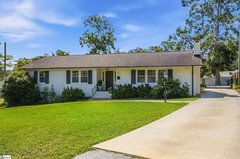 107 Birchwood Dr, Greenville, SC 29605