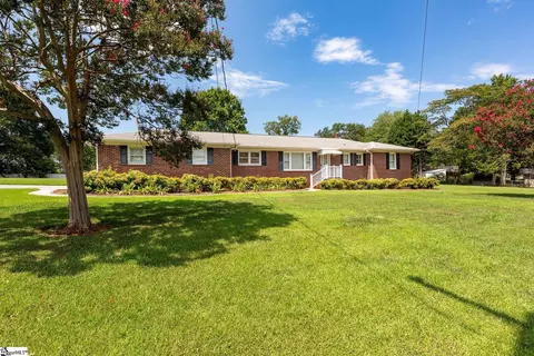 107 Morgan Cir, Simpsonville, SC 29681