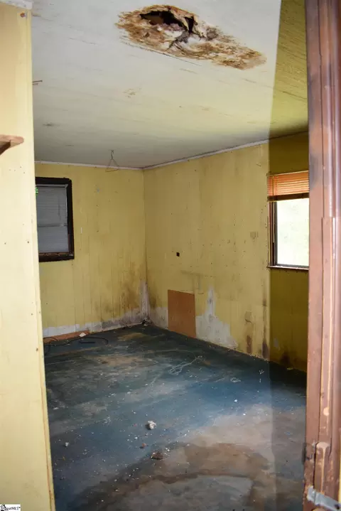 Bedroom - 150 Nash Rd, Moore, SC 29369 photo 1 of 2