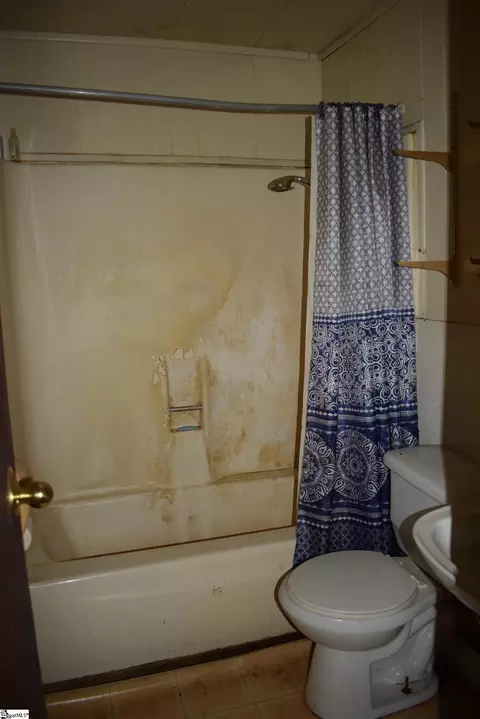 Bath - 150 Nash Rd, Moore, SC 29369 photo 1 of 1