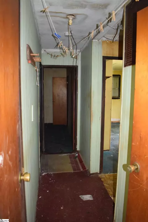 Entry Way - 150 Nash Rd, Moore, SC 29369 photo 1 of 1