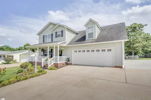 202 Shady Pines Way, Fountain Inn, SC 29644