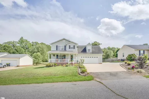 202 Shady Pines Way, Fountain Inn, SC 29644
