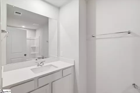102 Quinn Ln, Fountain Inn, SC 29644