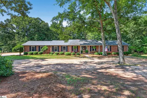 618 Racetrack Rd, Woodruff, SC 29388