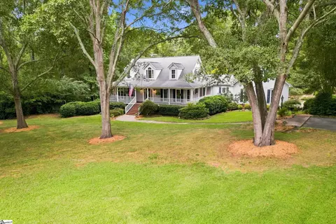 102 Treaty Point Dr, Fountain Inn, SC 29644