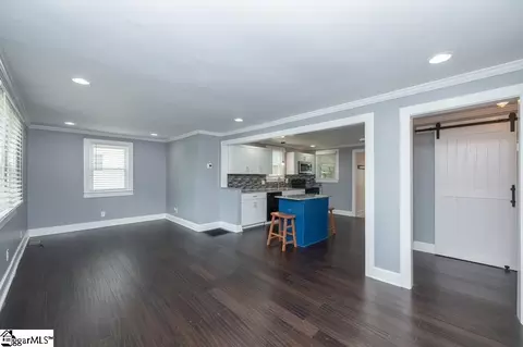 Living - 105 E Bearden St, Greer, SC 29651 photo 2 of 5