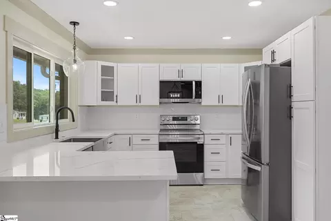 Kitchen - 227 Belton Dr, Williamston, SC 29697 photo 2 of 4