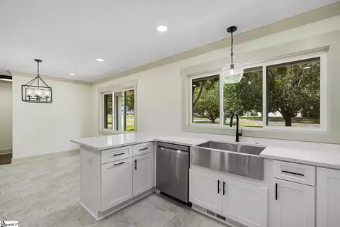 Kitchen - 227 Belton Dr, Williamston, SC 29697 photo 4 of 4