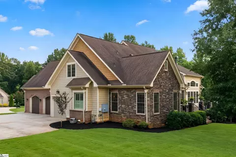 Exterior - 204 Willow Wind Ct, Easley, SC 29642 photo 6 of 8