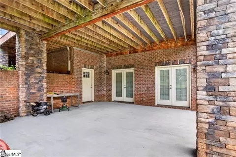Exterior - 204 Willow Wind Ct, Easley, SC 29642 photo 5 of 8