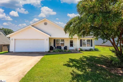 28 Picardy Dr, Greenville, SC 29605