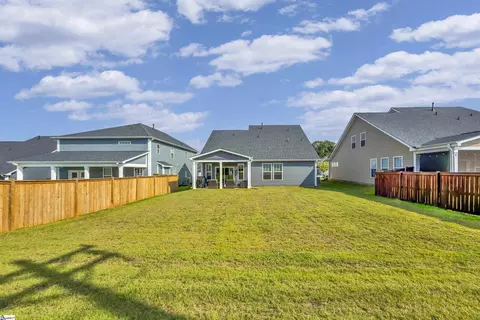 Exterior - 916 Diane Ln, Moore, SC 29369 photo 5 of 6