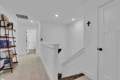 Entry Way - 916 Diane Ln, Moore, SC 29369 photo 7 of 7